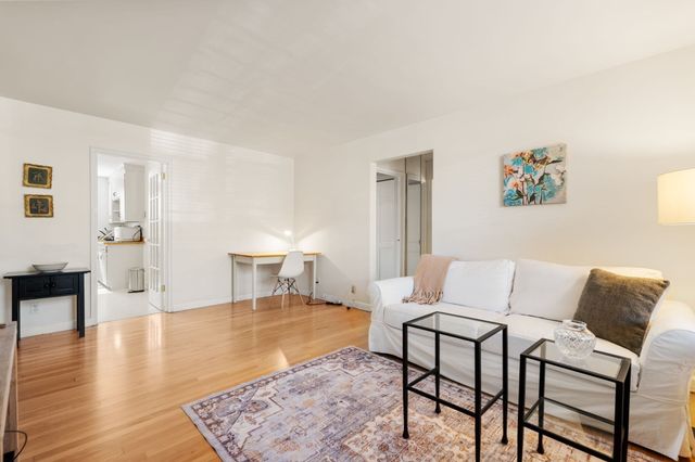 136 Beaconsfield Rd 2, Brookline, MA 02445