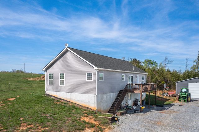 3570 Rock Cliff RD, Bedford, VA 24523