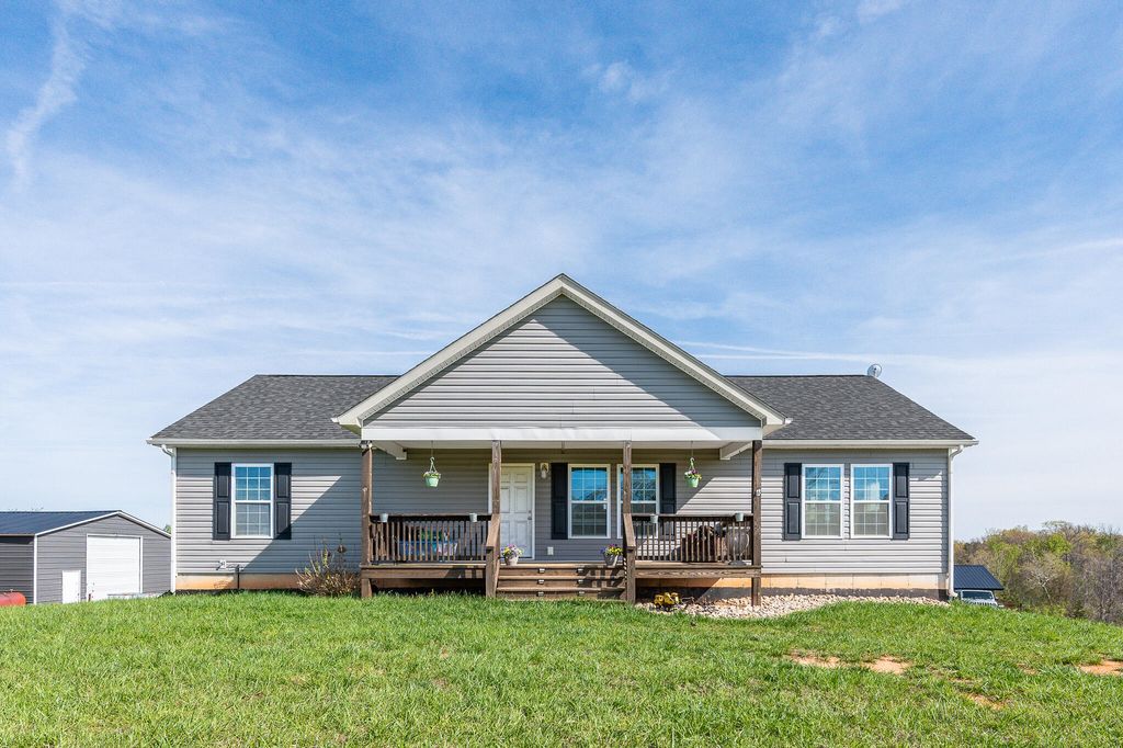 3570 Rock Cliff RD, Bedford, VA 24523