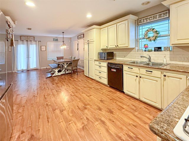 3034 Weatherford Street, La Porte, TX 77571
