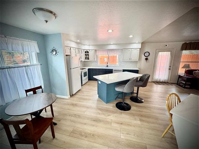 5539 Basin View Drive, Klamath Falls, OR 97603