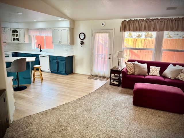 5539 Basin View Drive, Klamath Falls, OR 97603