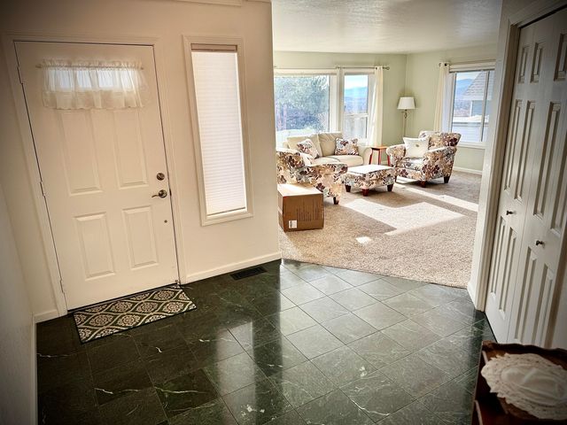 5539 Basin View Drive, Klamath Falls, OR 97603