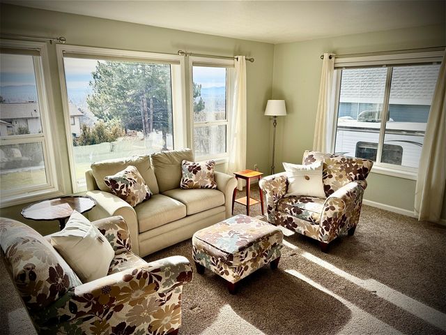 5539 Basin View Drive, Klamath Falls, OR 97603