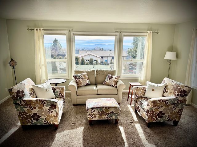 5539 Basin View Drive, Klamath Falls, OR 97603