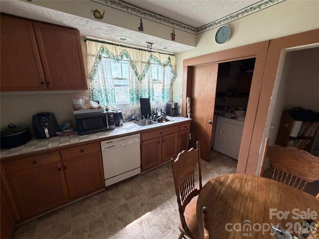 731 E 3rd Avenue, Gastonia, NC 28054