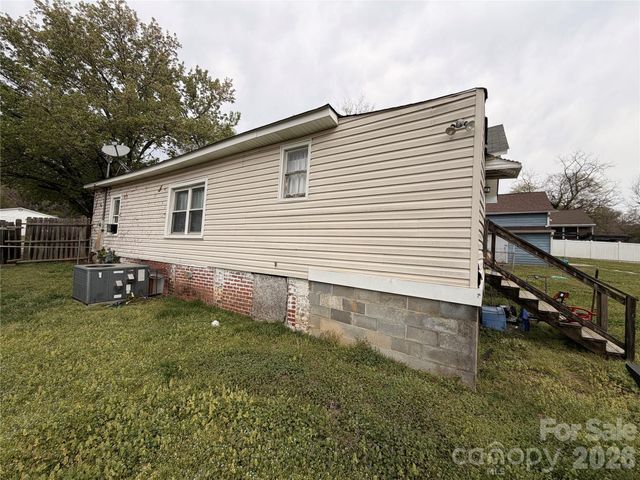 731 E 3rd Avenue, Gastonia, NC 28054