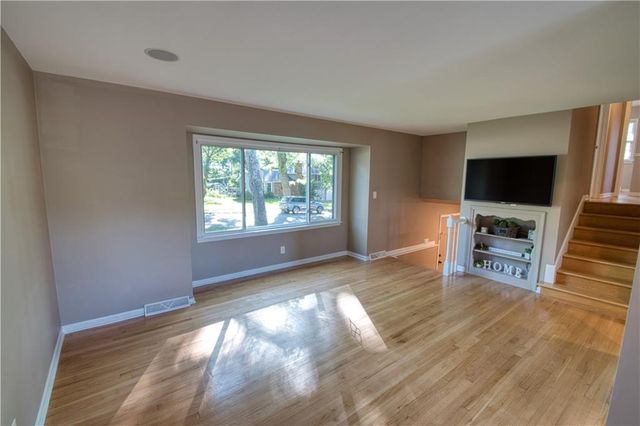 9200 Reeder Drive, Overland Park, KS 66214