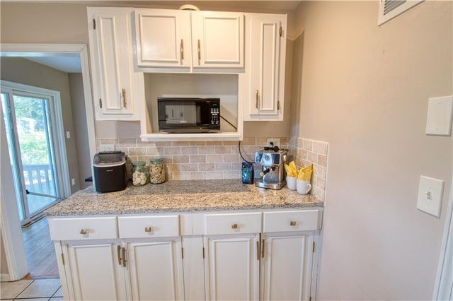 9200 Reeder Drive, Overland Park, KS 66214