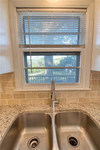 9200 Reeder Drive, Overland Park, KS 66214