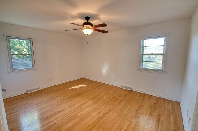 9200 Reeder Drive, Overland Park, KS 66214