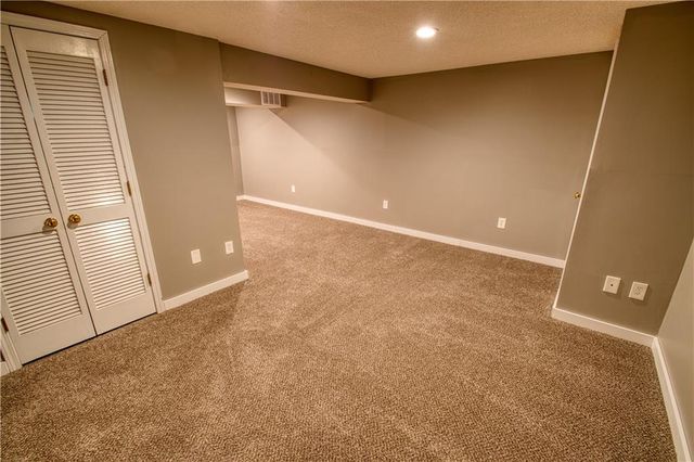 9200 Reeder Drive, Overland Park, KS 66214