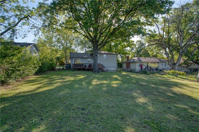 9200 Reeder Drive, Overland Park, KS 66214