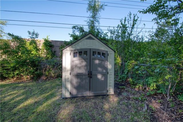 9200 Reeder Drive, Overland Park, KS 66214