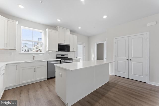 56 CONTINENTAL WAY, Bridgeport, PA 19405