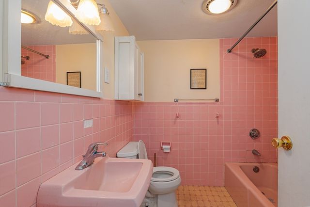 17 Golden Hill Avenue, Haverhill, MA 01830