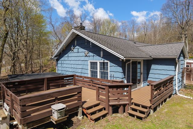 17 Golden Hill Avenue, Haverhill, MA 01830