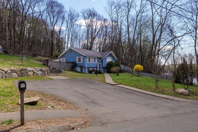 17 Golden Hill Avenue, Haverhill, MA 01830