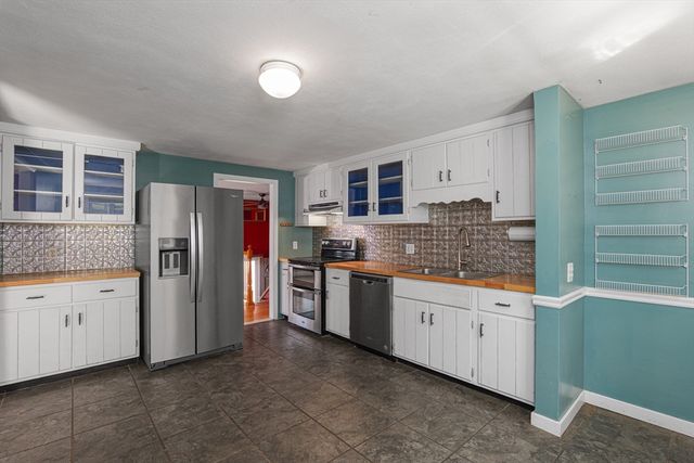 17 Golden Hill Avenue, Haverhill, MA 01830