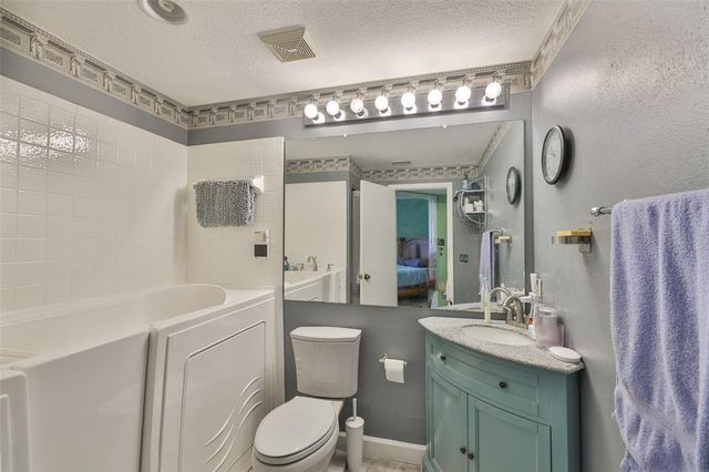 1126 GOLFVIEW WOODS DRIVE 1126, Sun City Center, FL 33573