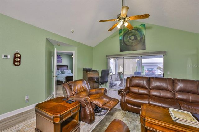 1126 GOLFVIEW WOODS DRIVE 1126, Sun City Center, FL 33573