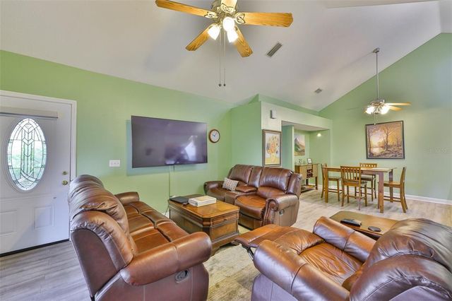 1126 GOLFVIEW WOODS DRIVE 1126, Sun City Center, FL 33573