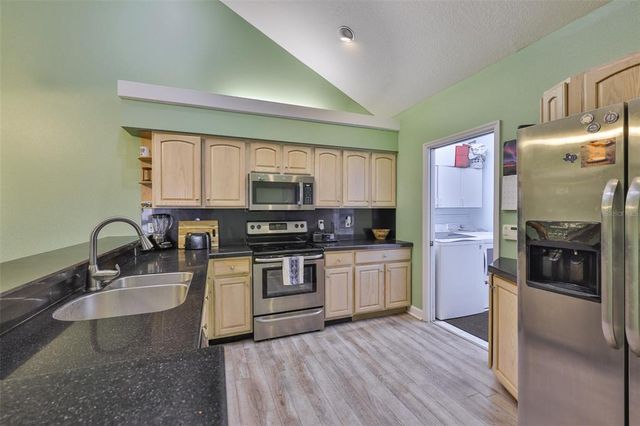 1126 GOLFVIEW WOODS DRIVE 1126, Sun City Center, FL 33573