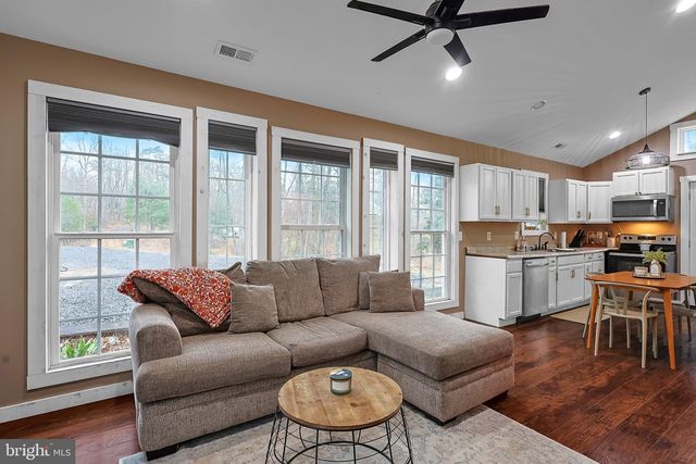 2641 HICKORY CORNER RD, Augusta, WV 26704