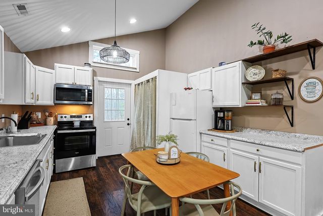 2641 HICKORY CORNER RD, Augusta, WV 26704