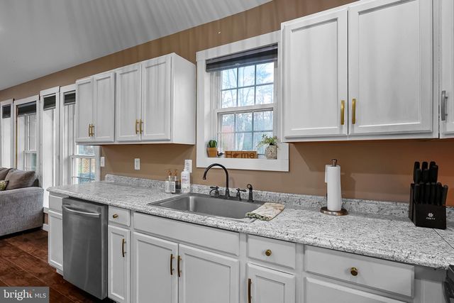 2641 HICKORY CORNER RD, Augusta, WV 26704