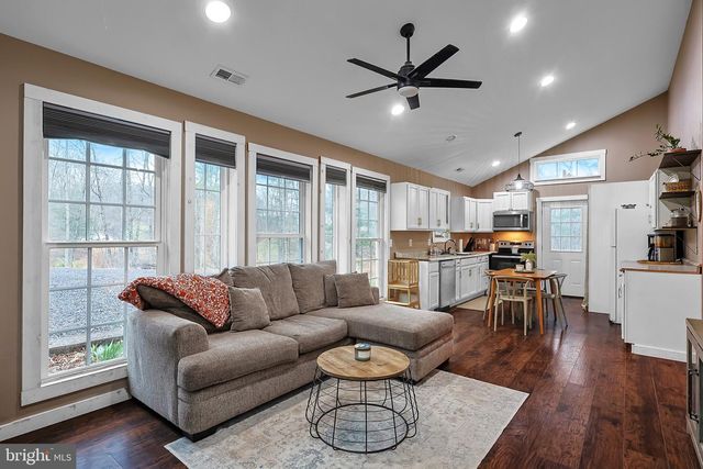 2641 HICKORY CORNER RD, Augusta, WV 26704