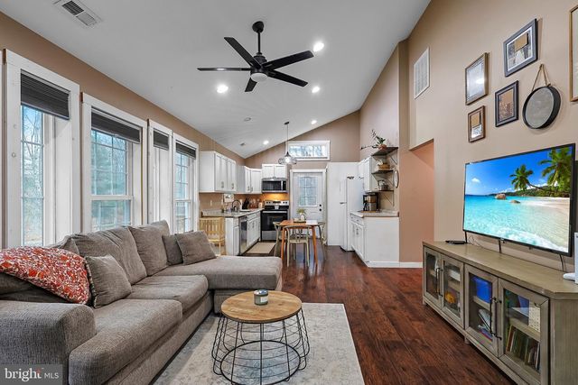 2641 HICKORY CORNER RD, Augusta, WV 26704