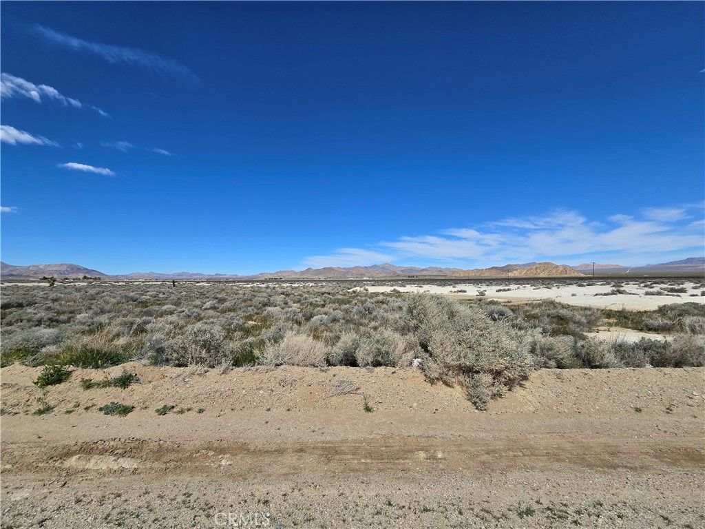 2 Northside Road, Lucerne Valley, CA 92356