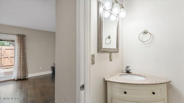 6529 Deane Hill Drive 42, Knoxville, TN 37919