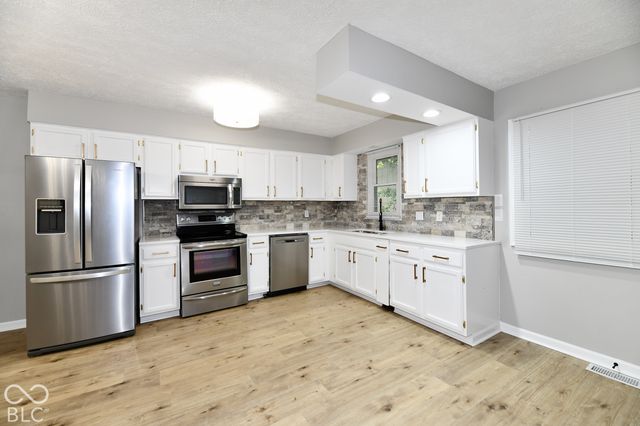 1814 Walnut Way, Noblesville, IN 46062