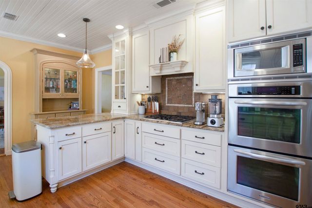 210 Mockingbird Ln, Tyler, TX 75701