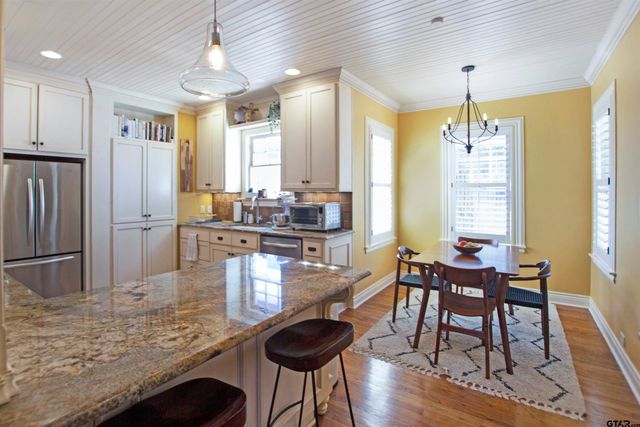 210 Mockingbird Ln, Tyler, TX 75701