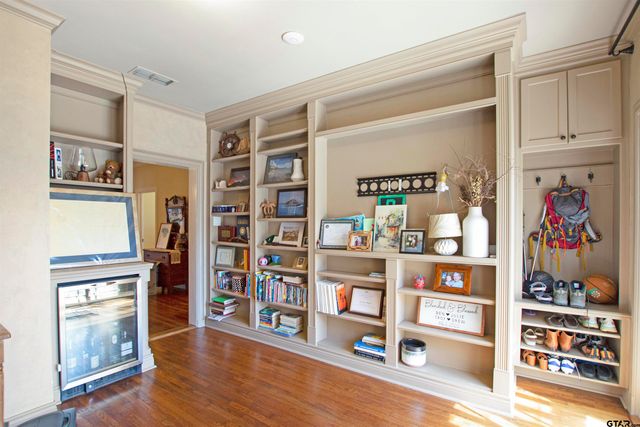 210 Mockingbird Ln, Tyler, TX 75701