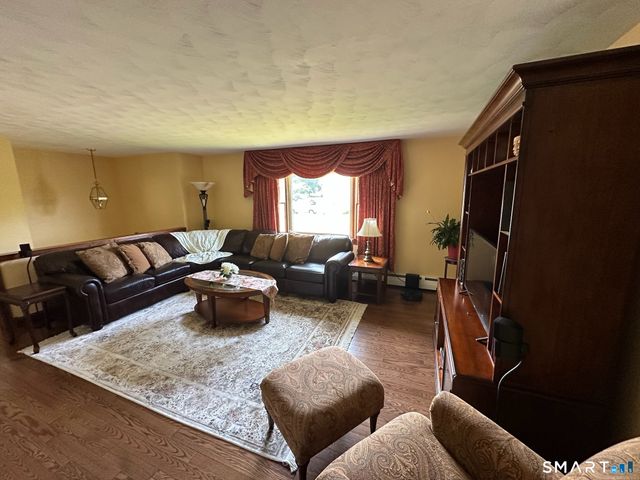 2 Ellen Drive, Beacon Falls, CT 06403