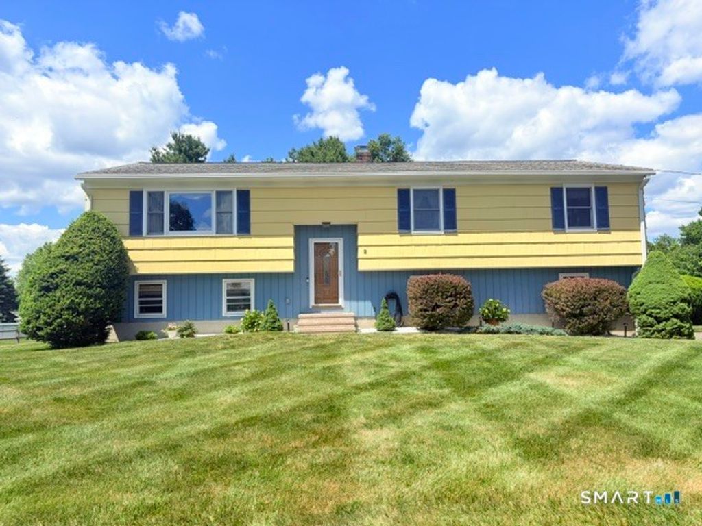 2 Ellen Drive, Beacon Falls, CT 06403