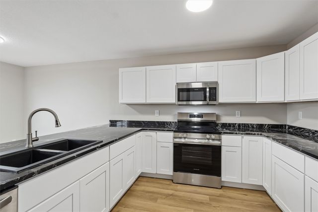 1363 93rd Street, West Des Moines, IA 50266