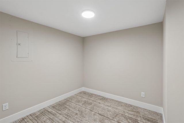 1363 93rd Street, West Des Moines, IA 50266