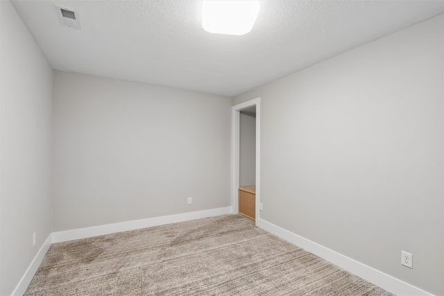 1363 93rd Street, West Des Moines, IA 50266