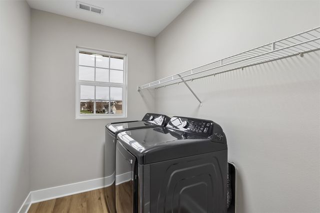 1363 93rd Street, West Des Moines, IA 50266