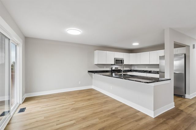 1363 93rd Street, West Des Moines, IA 50266