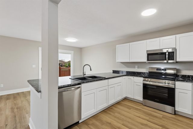 1363 93rd Street, West Des Moines, IA 50266