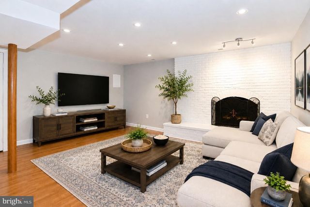 9222 BAILEY LN, Fairfax, VA 22031