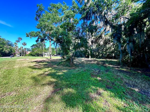 16 PALM Lane, Palm Valley, FL 32082