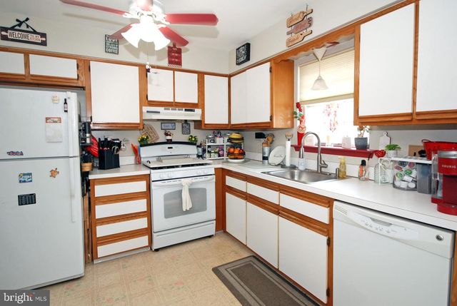 19 N DUNMOOR, Hamilton, NJ 08690