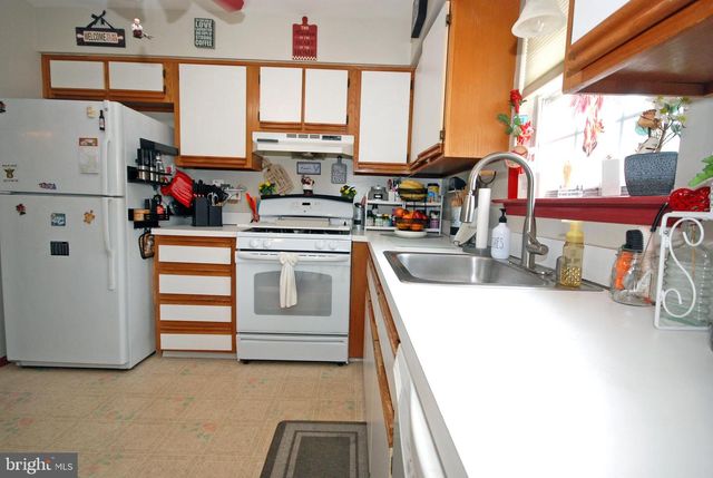 19 N DUNMOOR, Hamilton, NJ 08690